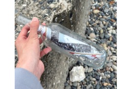 Обнаружено послание в Бутылке на берегу Черного моря в Абхазии, отправленное исследователем-путешественником Валерием Сушков во Всемирный день туризма