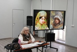 В Приморском краевом художественном колледже состоялась лекция Натальи Кургузовой