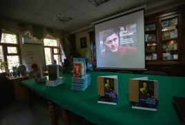 Акция памяти Сергея Пускепалиса прошла в Обществе