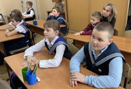 «Паруса» в подшефной школе