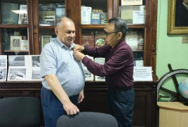 Председатель ПКО РГО – ОИАК награжден памятным знаком проекта «Пути великих свершений»