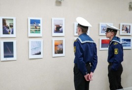 Фотовыставка «Морской ракурс» проекта «Порт приписки Владивосток» бросила якорь в Морском университете
