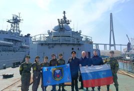 Член РГО Максим Харченко принял участие в уроке мужества на десантном корабле «Адмирал Невельской»