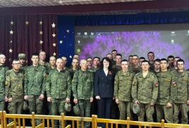 Член РГО Елена Грязнова выступила перед военными с лекцией о Владивостокском порте в годы ВОВ